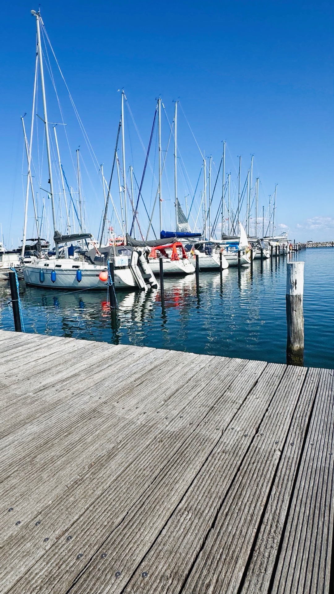 Romantischer Sonnenuntergang im Yachthafen Grömitz