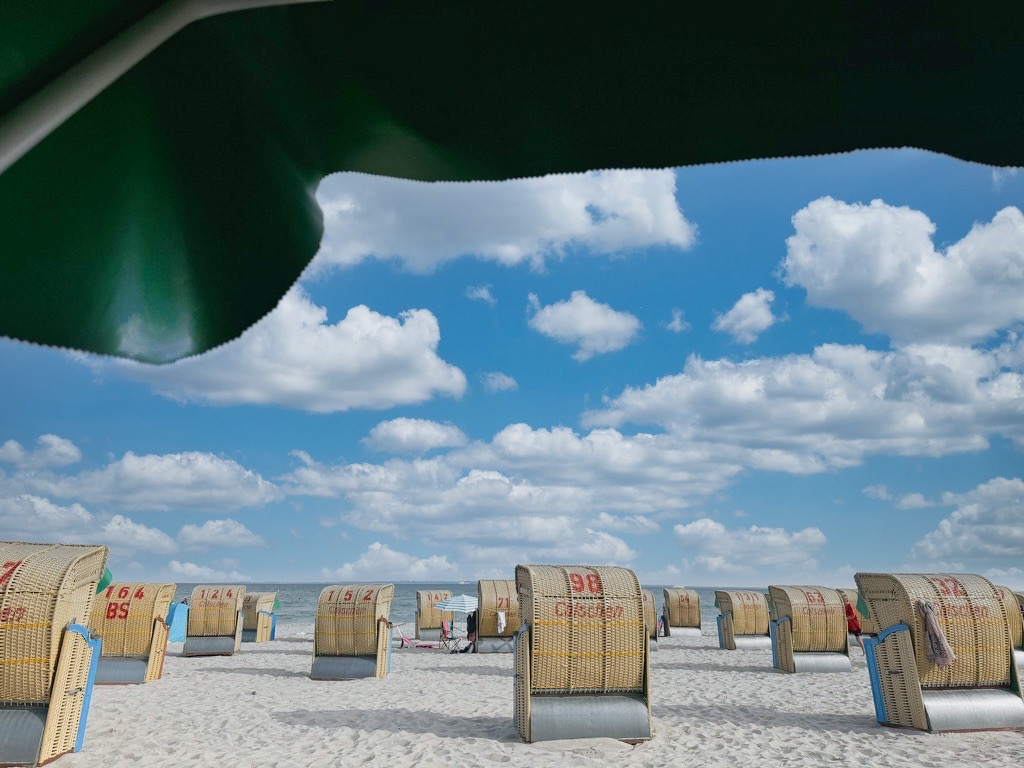 Kilometerlanger weißer Sandstrand in Grömitz